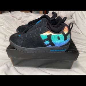 Girl’s black DC shoes - size 4